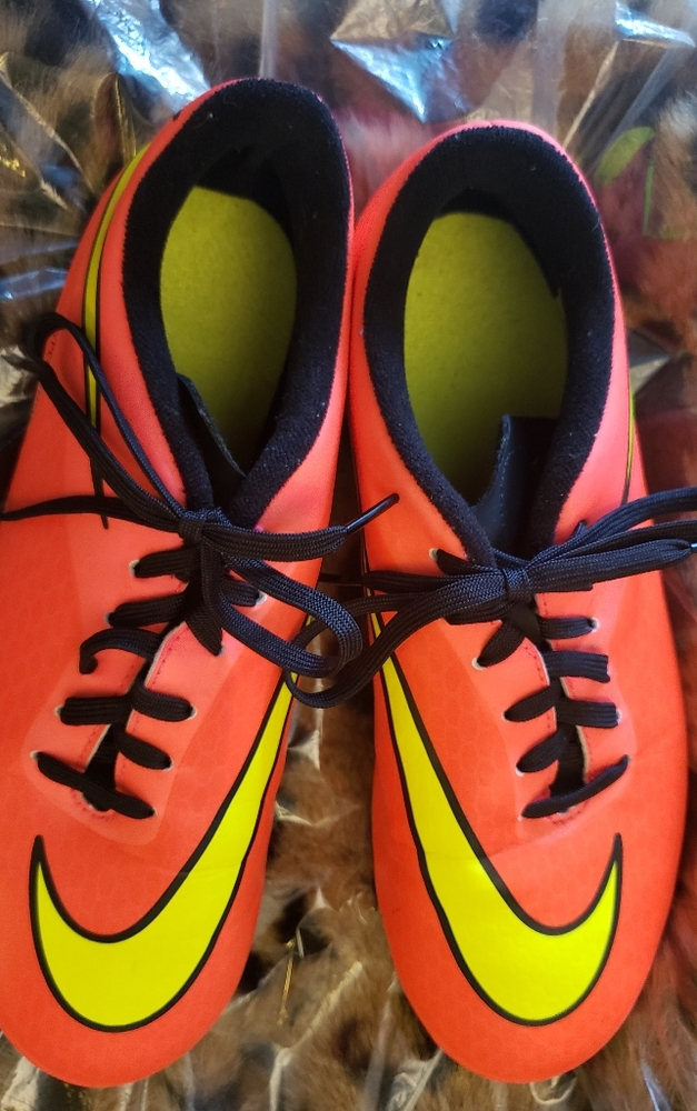 NIKE, Hyper Venom, cleats, sz7., pink